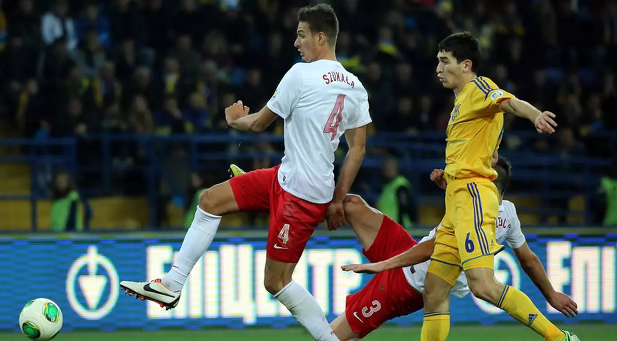 Lukasz Szukala (în alb) nu mai joacă nici la națională, nici la club