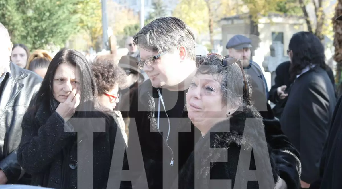 Anca Pandrea i-a făcut parastas lui Iurie Draie. Ce a apărut lângă bustul sculptat în memoria actorului