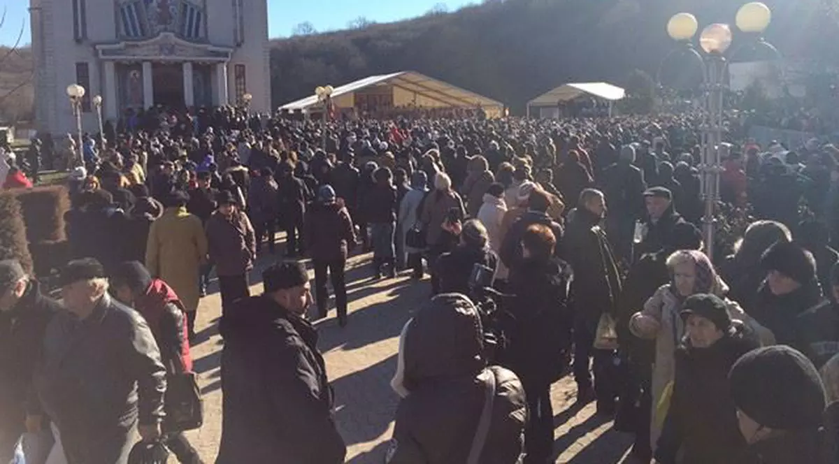 Pelerinaj la Peștera Sfântului Andrei, în județul Constanța. Zeci de mii de oameni au stat în frig ca să se roage la ocrotitorul României