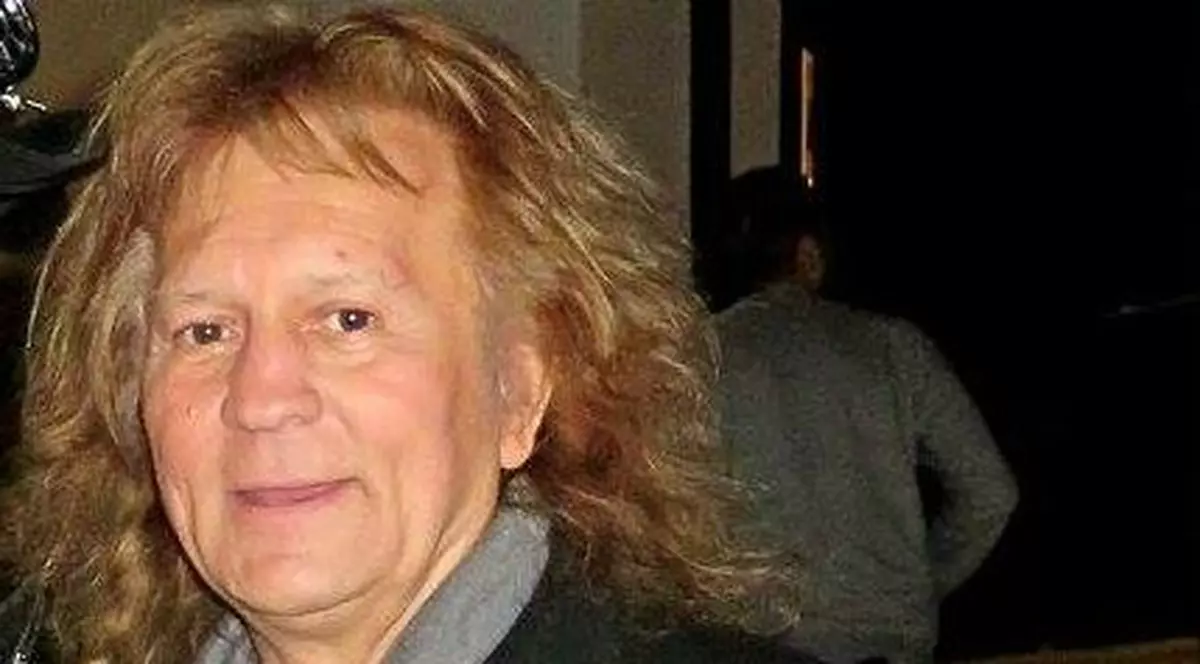 Petre Magdin și-a păstrat pletele de rocker la 73 de ani!