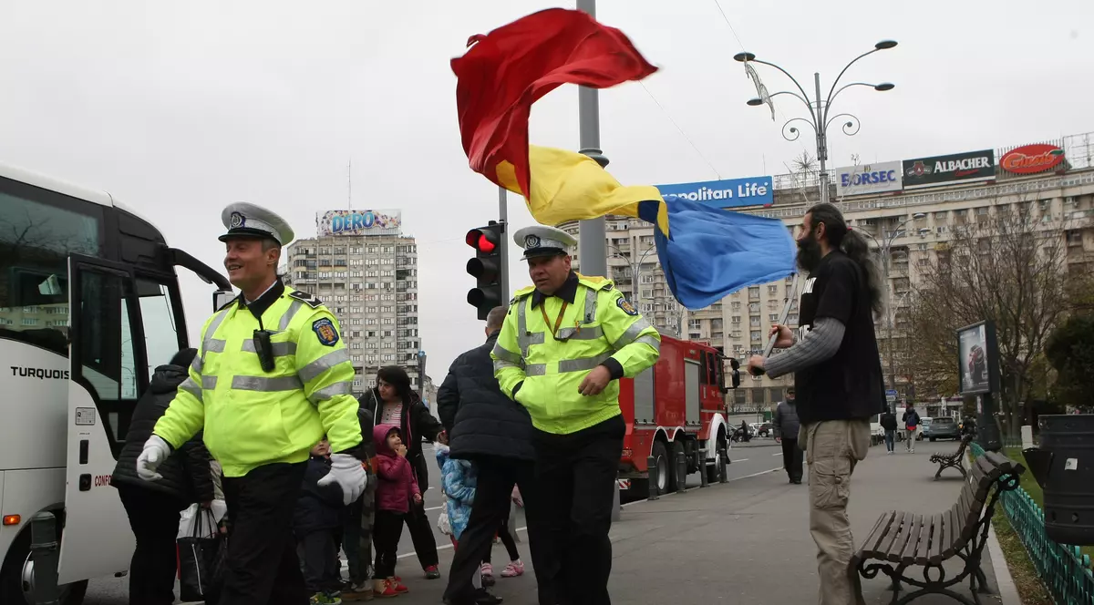 Negocieri între sindicatele din Poliţie și Ministerul Muncii