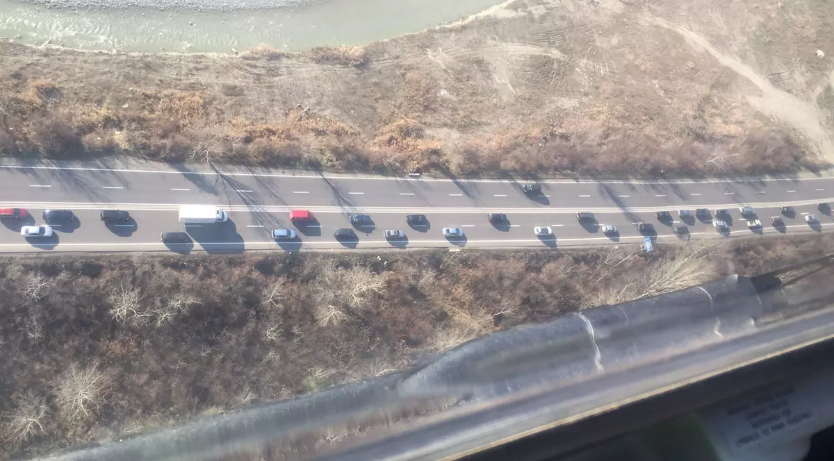 spre munte s-au format cozi interminabile pe șosele