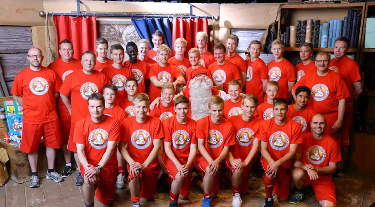 Moș Crăciun are echipă de fotbal: FC Santa Claus