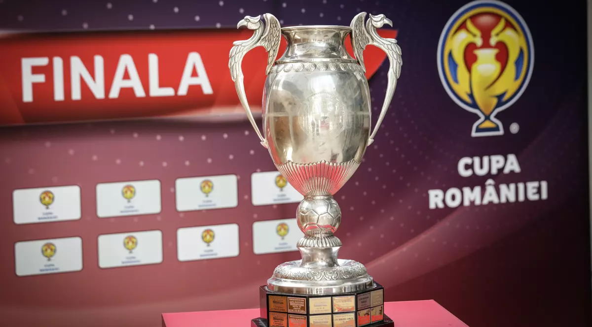 programul optimilor Cupei României 2016-2017. asa arata trofeul la care viseaza echipele angrenate