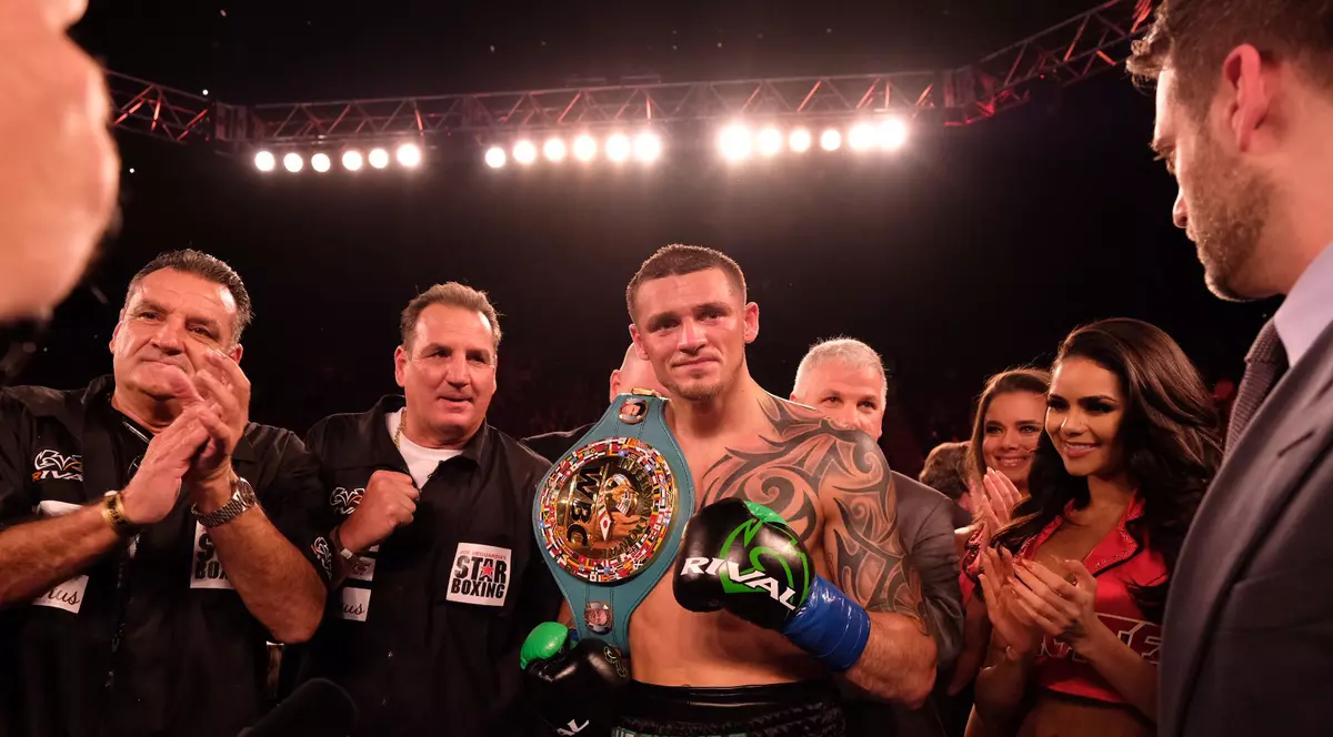 Bernard Hopkins a pierdut ultimul meci al carierei, fiind trimis printre corzi în afara ringului de Joe Smith Jr