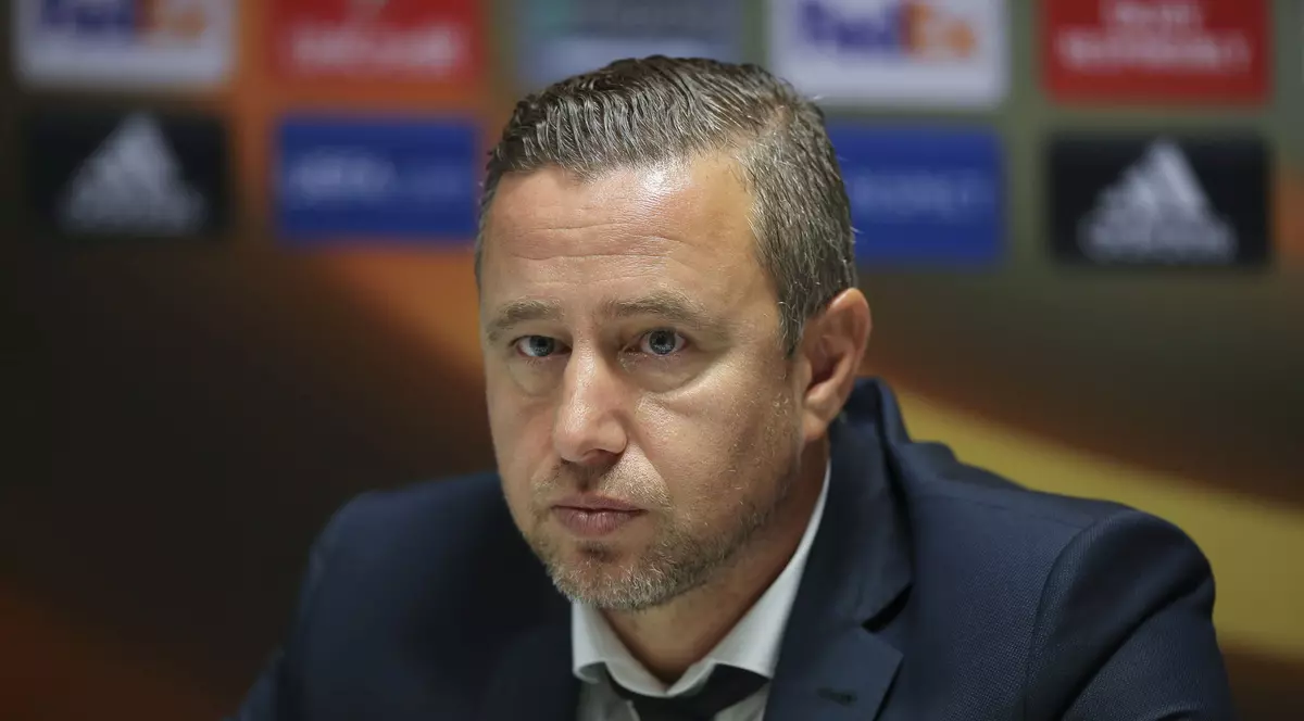 Reghe se umflă-n pene