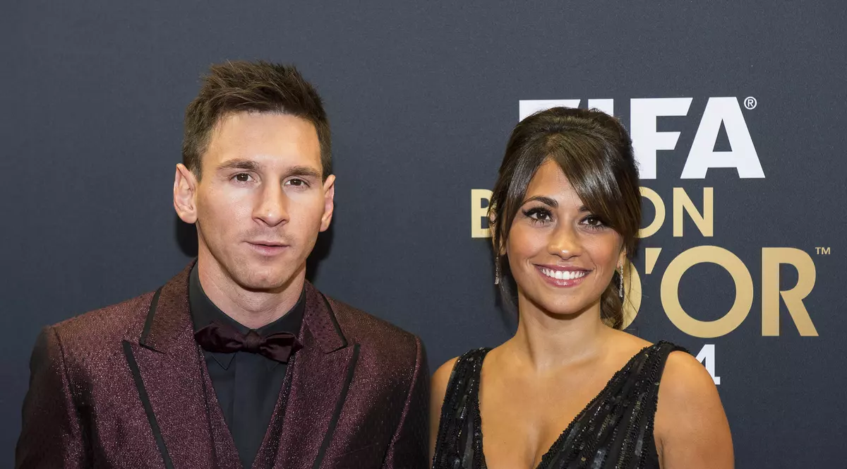 Lionel Messi și Antonella Roccuzzo, la o gală FIFA în timpul căreia fotbalistul argentinian a primit Balonul de Aur. (FOTO: EPA)