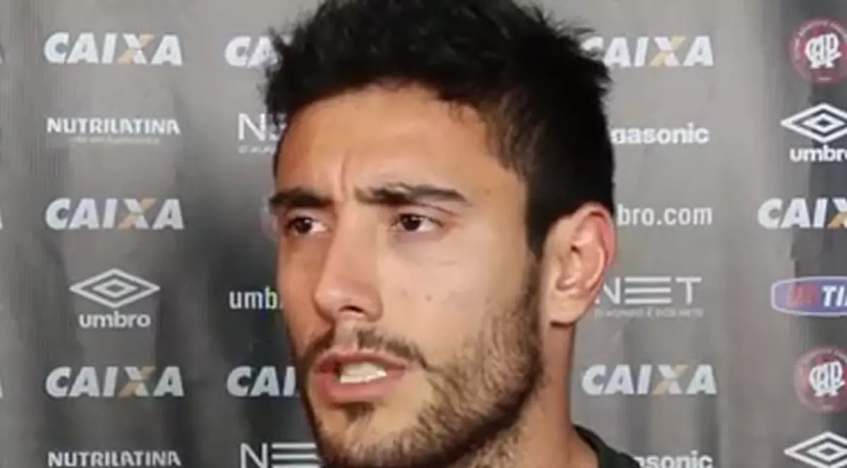 Cum a scăpat unul dintre supraviețuitorii accidentului echipei Chapecoense. ”Asta mi-a salvat viața”. Conferință în lacrimi