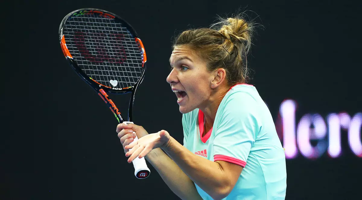 Simona Halep, reacționând nemulțumită în timpul unui meci de tenis. (FOTO: EPA)