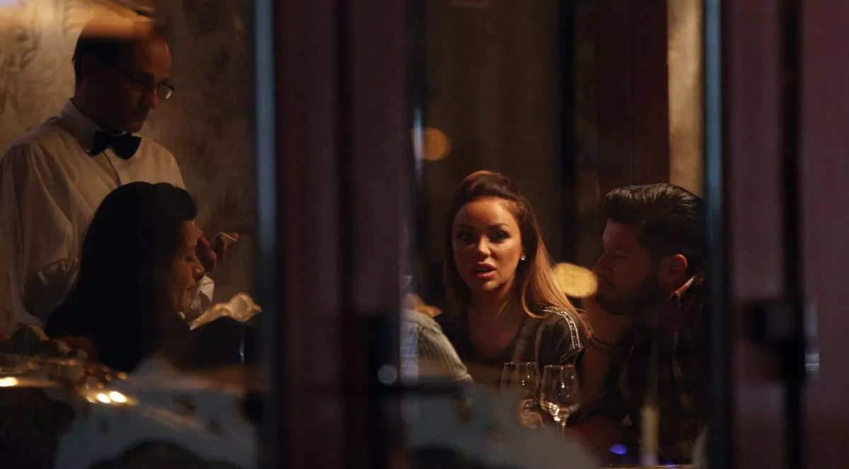 FOTO EXCLUSIV/ Până comandă Bianca Drăgușanu, Victor Slav se plictisește de moarte. Viața alături de o divă!