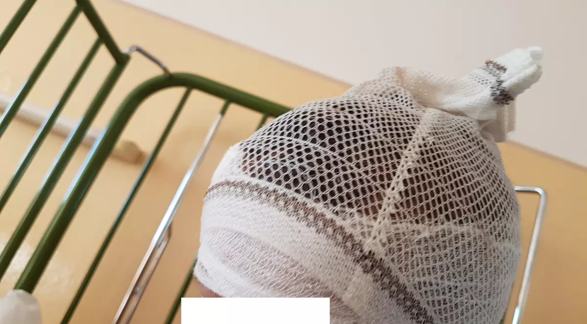 Un copil de doi ani din Arad a ajuns la spital cu lovituri la cap și leziuni pe corp! Mama a renunțat la el