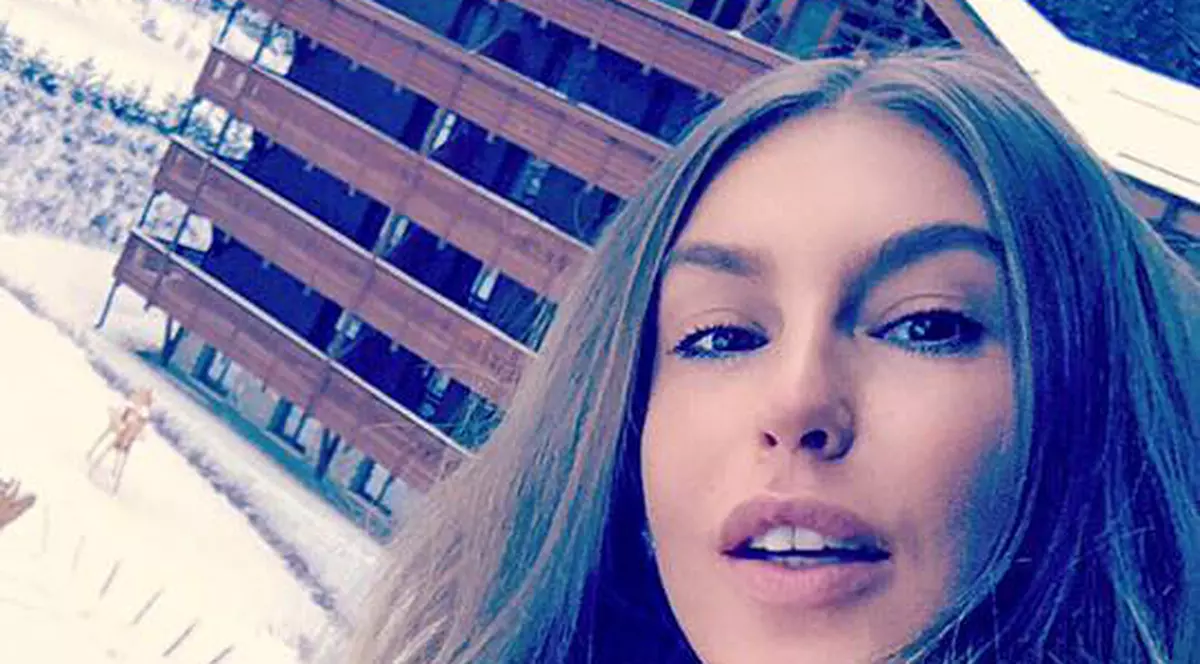 Corina Bud și-a făcut un selfie într-un peisaj de iarnă