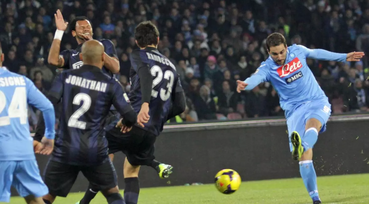 Napoli și seria care îi decide stagiunea