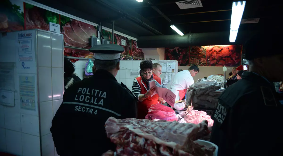 Control fulger şi comercianţi supăraţi: ”Ne cer 2 kilograme de documente la 200 de kilograme de carne”