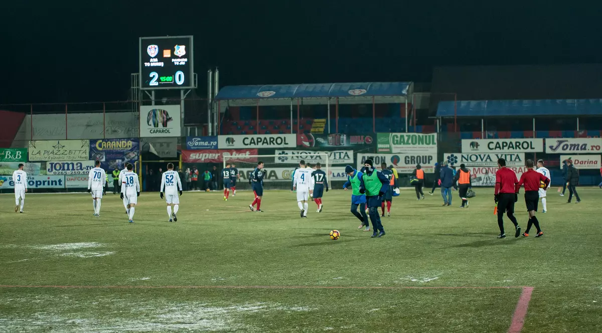 Partida ASA Târgu Mureș - Pandurii a avut un final neașteptat: gorjenii au refuzat să mai joace FOTO: HEPTA