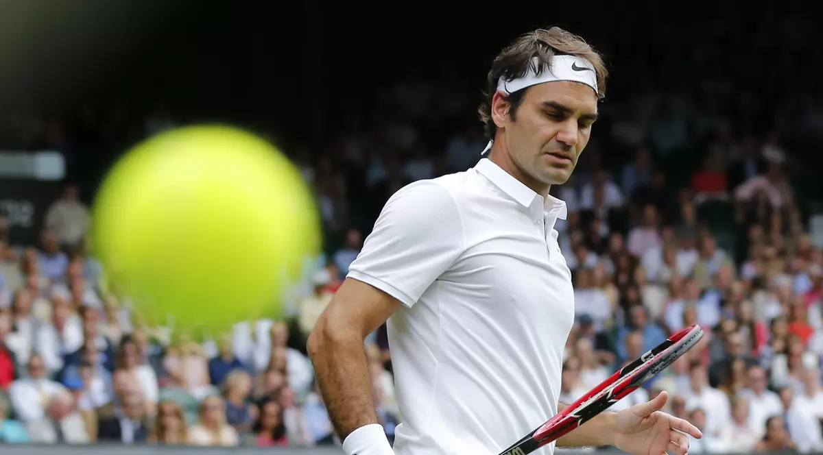 Roger Federer revine pe terenul de tenis după şase luni