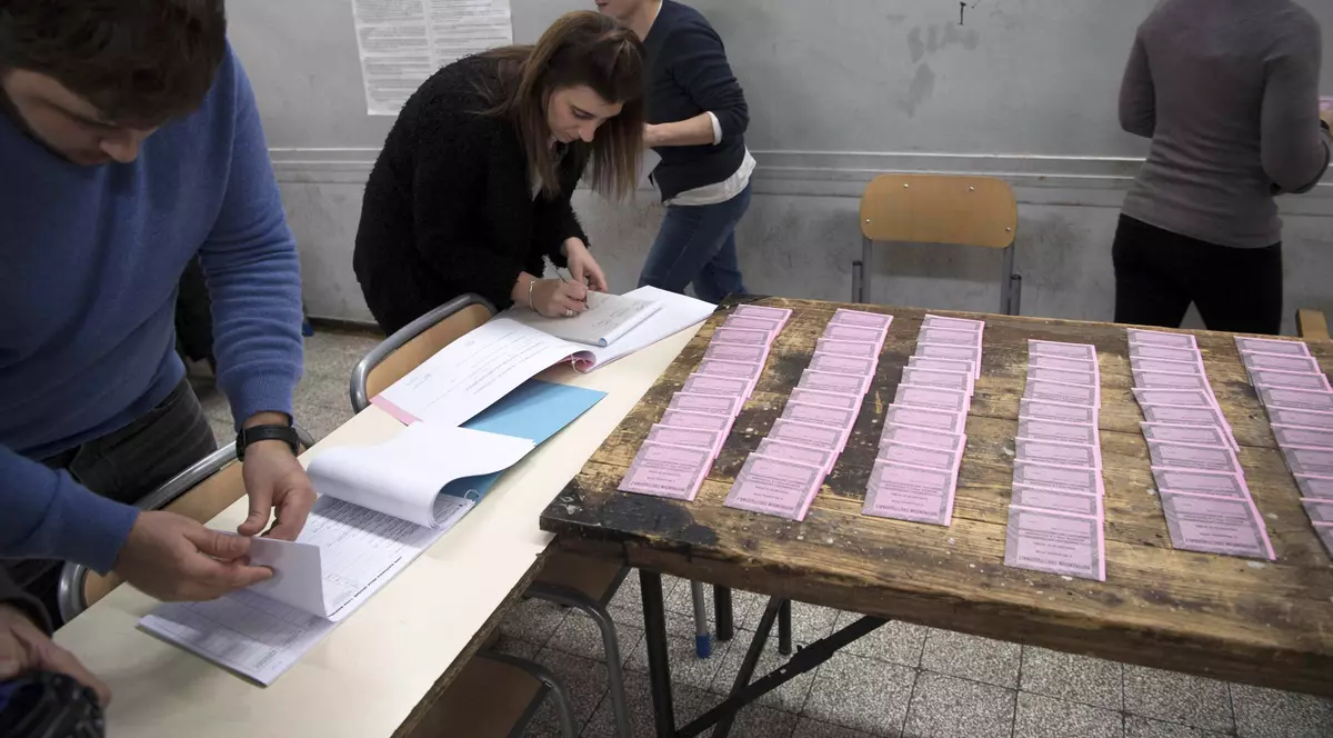 Criză politică în Italia | Italienii ar putea fi chemați la urne pentru alegeri anticipate în februarie