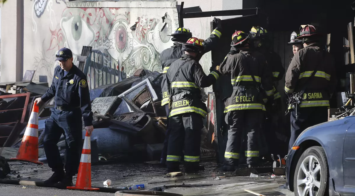 Incendiul din Oakland, soldat cu 36 de morți, ar fi pornit de la un frigider