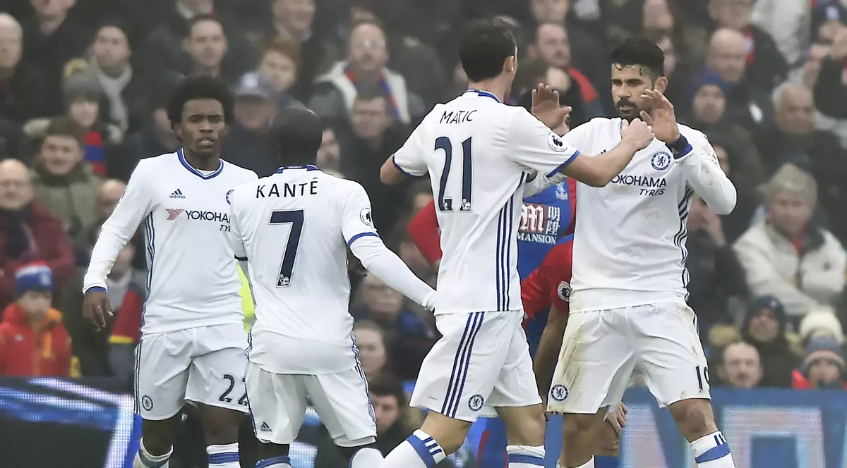 Anglia, etapa a 32-a. Liderul Chelsea și urmăritoarea Tottenham evoluează sâmbătă. Program și rezultate