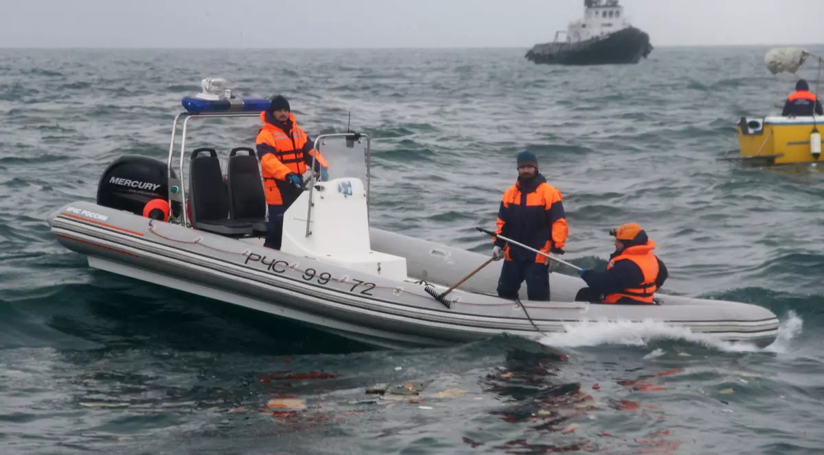 avion prabusit in marea neagra