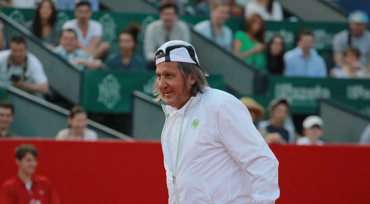 Ilie Năstase a lovit din nou.. FOTO: Marian Burlacu