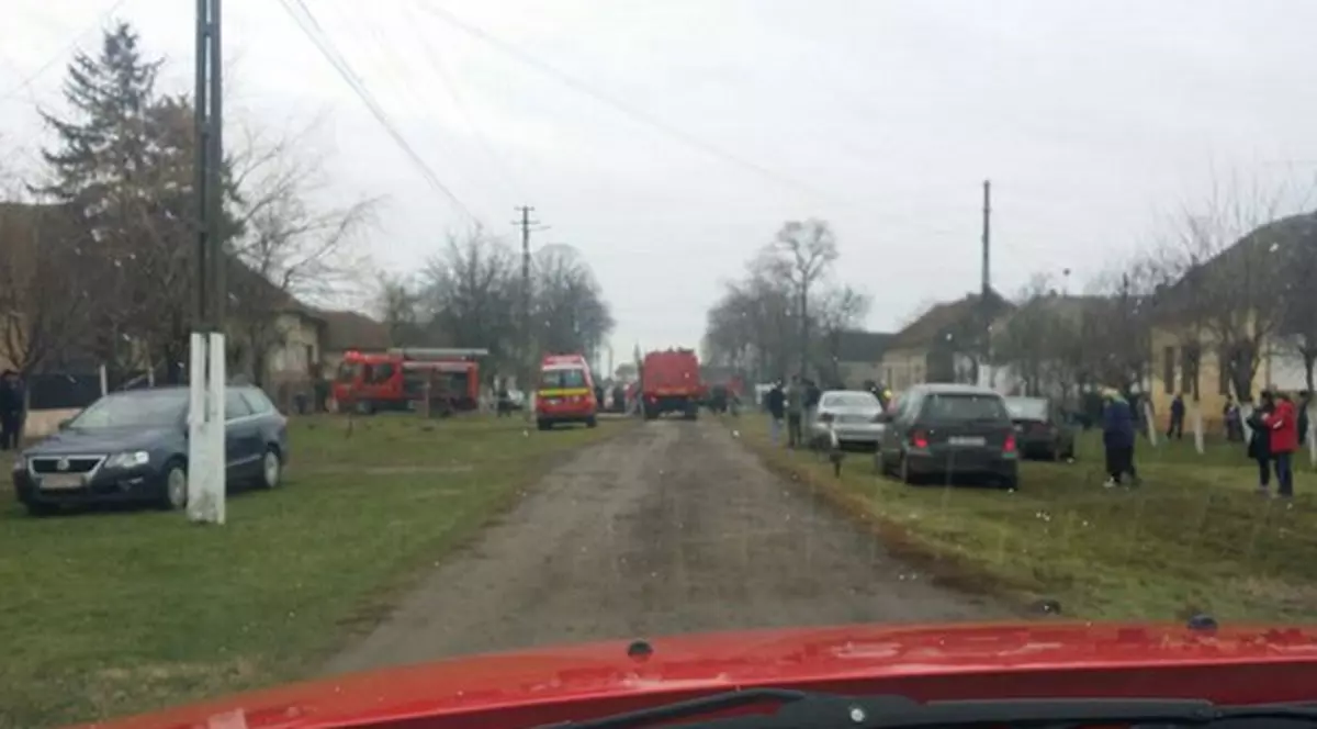 Erou de Crăciun! Un băieţel de 9 ani şi-a salvat fraţii mai mici dintr-un incendiu care le-a distrus casa