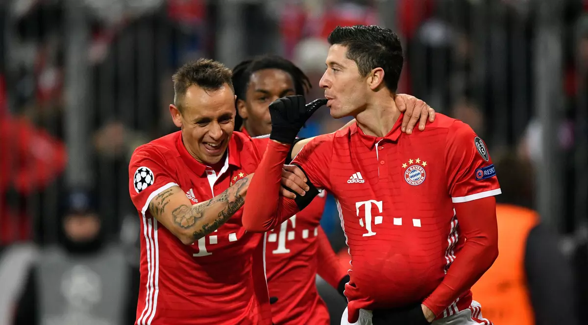 Robert Lewandowski a marcat o „dublă”