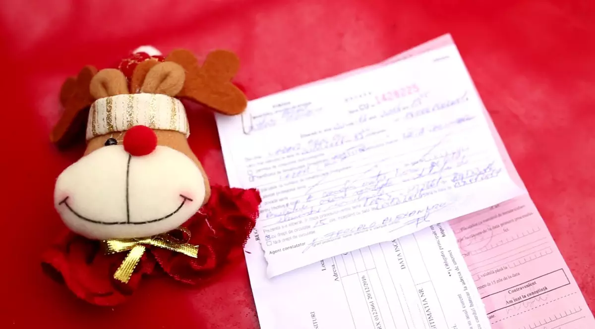 Moș Crăciun a luat amendă, în trafic, la Arad