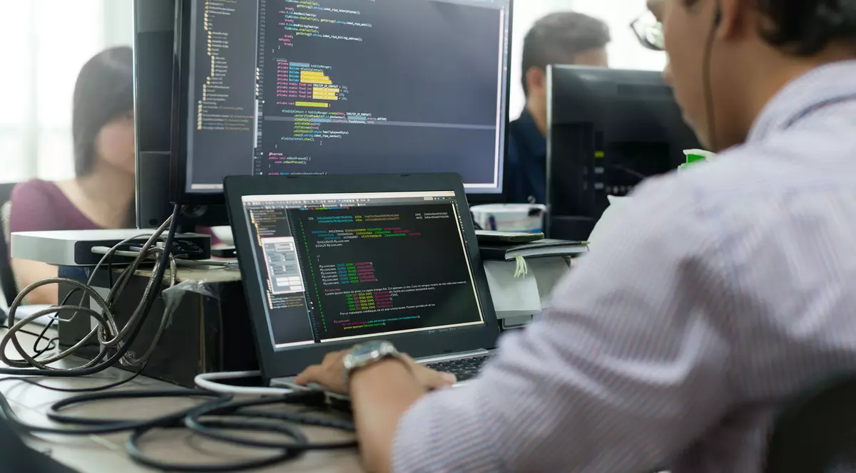 Ai experiență în programare și cauți oferte motivante? Pe eJobs.ro, găsești joburi care plătesc peste 1.000 de euro pe lună