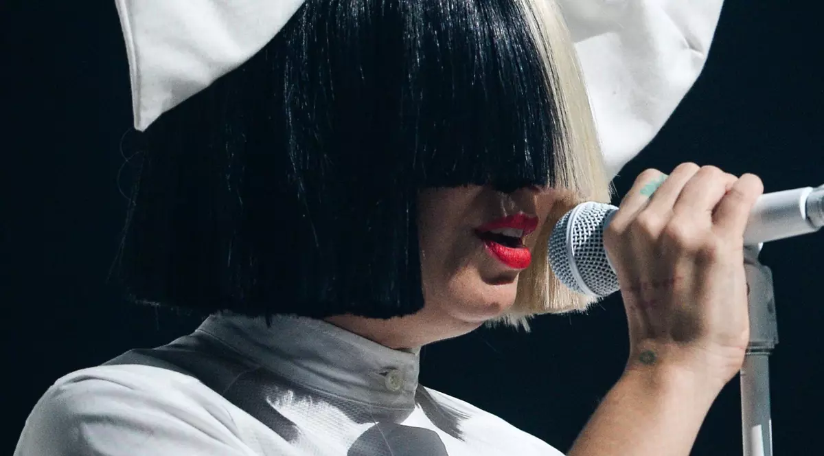 Cântăreața SIA a divorțat