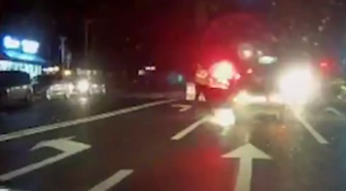 Un șofer băut a fost prins de poliţişti cu ajutorul unui taximetrist VIDEO