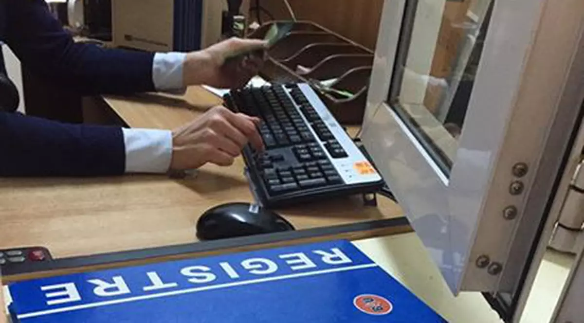 Ce a pățit un deputat când a vrut să meargă cu trenul