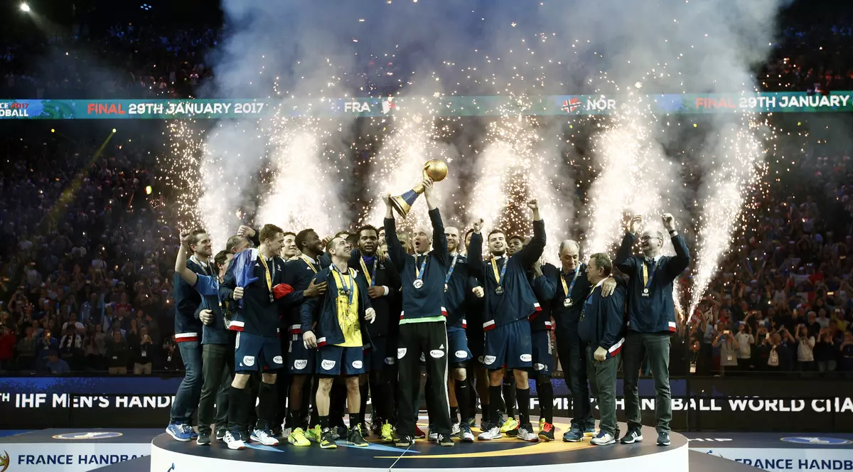 Franțastic! ”Cocoșii” au cucerit al șaselea titlu mondial de handbal! Cum am murit noi și s-au născut ei. De la greșeala lui Sorin Toacsen la campionii de azi