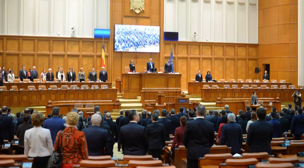 Reformă în activitatea aleșilor