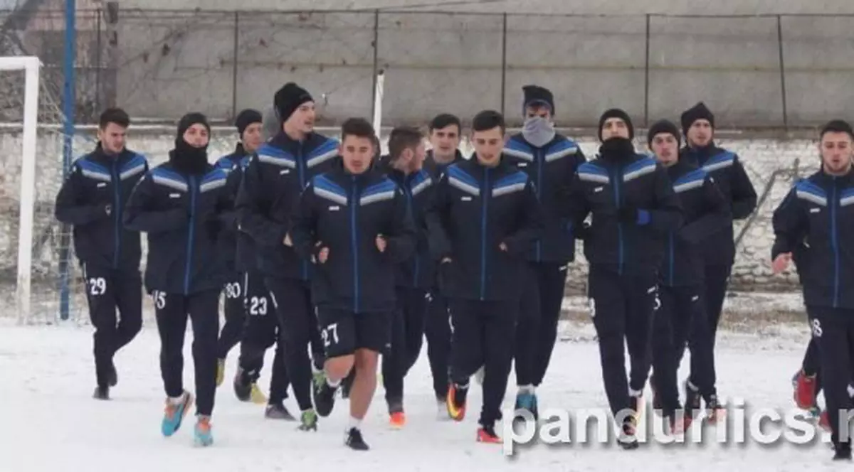 În ciuda problemelor financiare, echipa Pandurii Tg. Jiu a strâns 26 de jucători