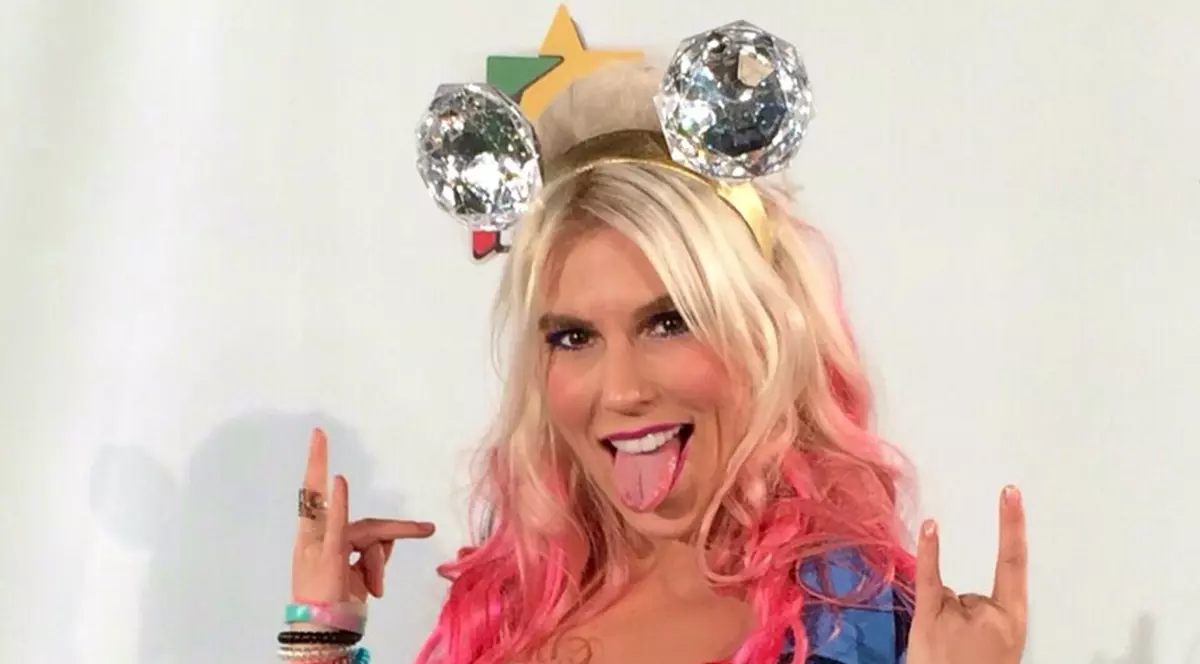 Corina Bud s-a pozat nemachiată. A avut curajul să facă imaginea publică. “Ce apariție. Nu mă așteptam”