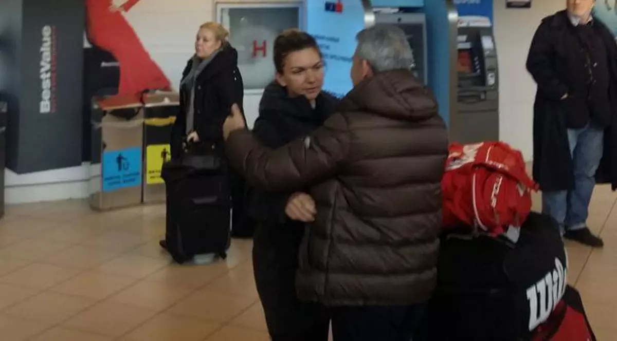 Simona Halep s-a întors acasă, după eliminarea de la Melbourne: ”Mi-am revenit psihic după acest eşec”