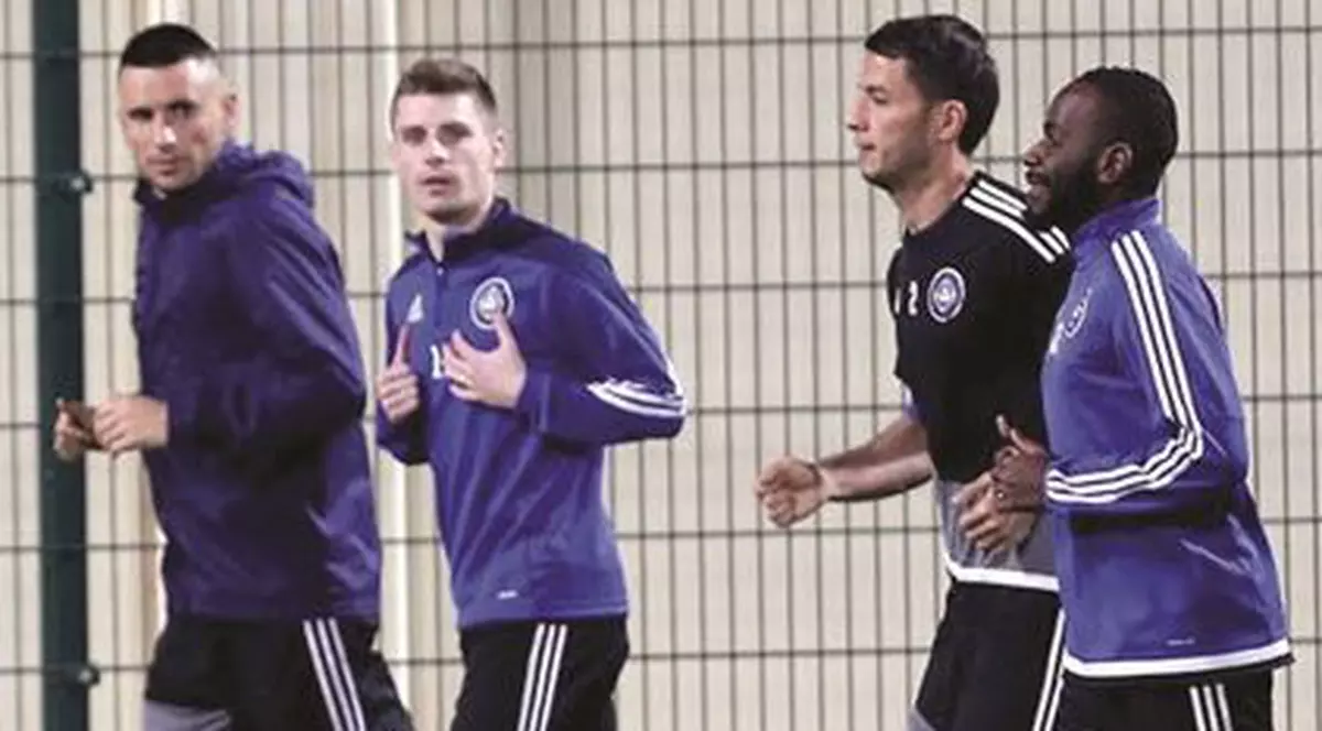 Vali Lazăr a trecut cu bine vizita medicală și a efectuat primul antrenament la Al Sailiya, alături de Dragoș Grigore