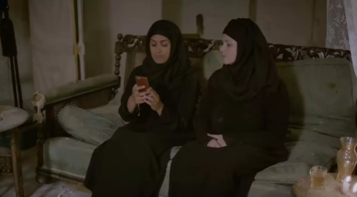 “Adevăratele soții ale ISIS”, scheciul de la BBC care a stârnit controverse | VIDEO