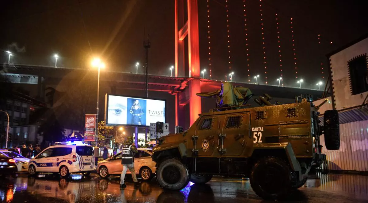 Martorii povestesc clipele de groază petrecute în clubul din Istanbul: ”Oamenii se călcau în picioare și se cățărau pe cadavre ca să scape cu viață”