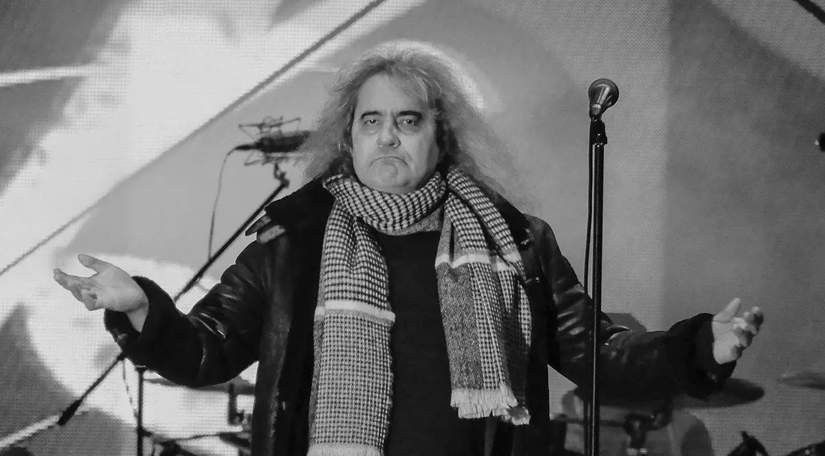 La mulți ani Cristi Minculescu! Solistul împlinește 58 ani și 35 de când a venit în Iris