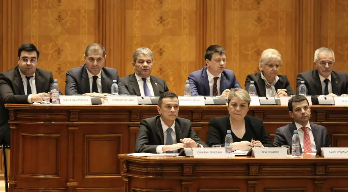 Guvernul ia în calcul plafonarea indemnizației pentru creșterea copilului