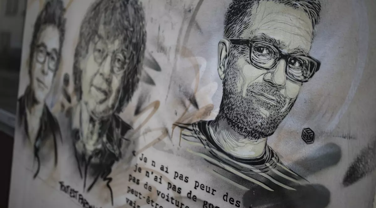 Doi ani de la atentatul de la Charlie Hebdo. Cum s-a schimbat publicația în acest timp. Franța, sub amenințarea teroristă | VIDEO