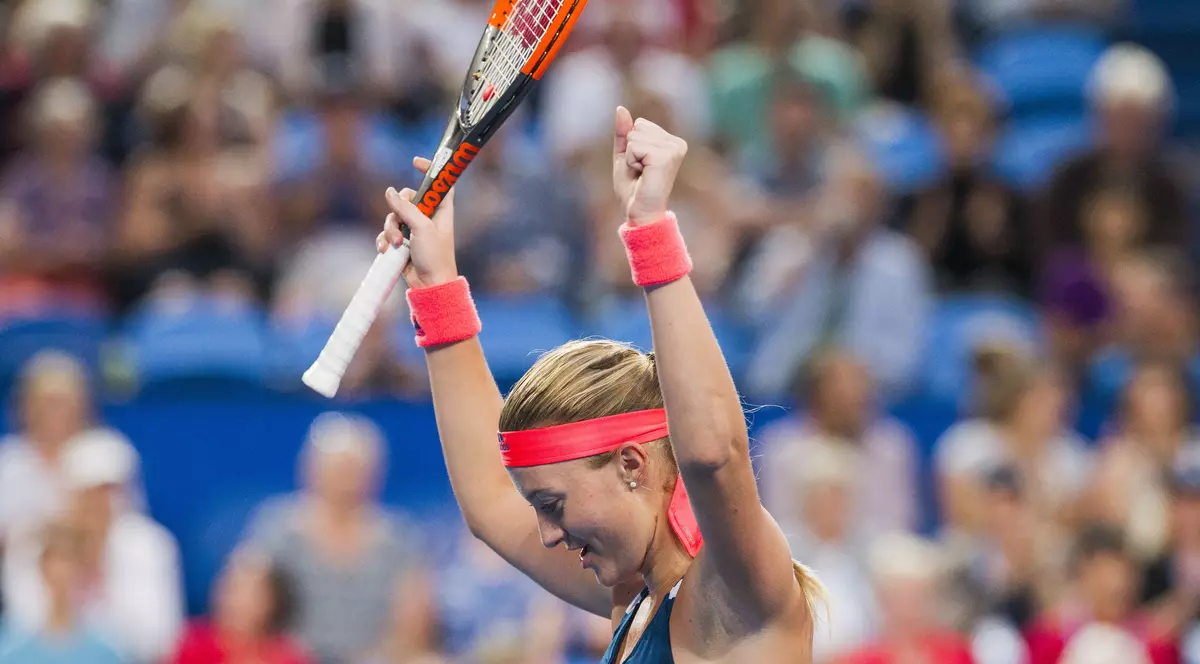 Franţuzoaica Kristina Mladenovici, reacţionând în timpul unui meci din Cupa Hopman. (FOTO: EPA)
