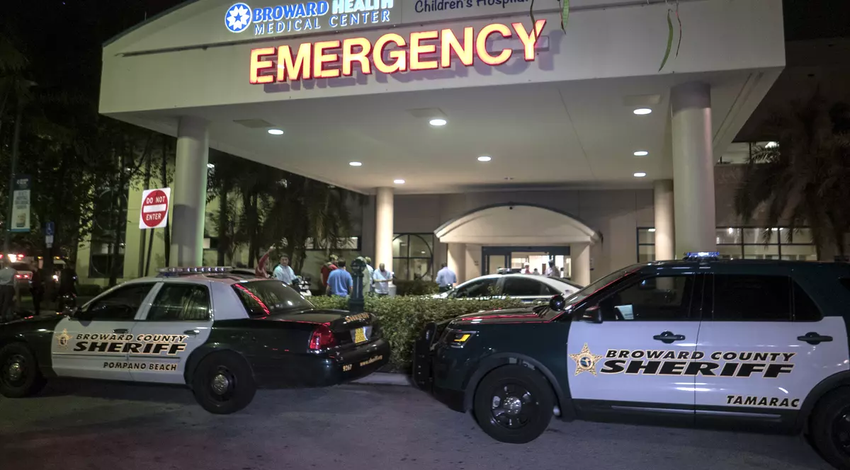 Momentul în care autorul atacului de la aeroportul din Florida deschide focul a fost filmat | VIDEO