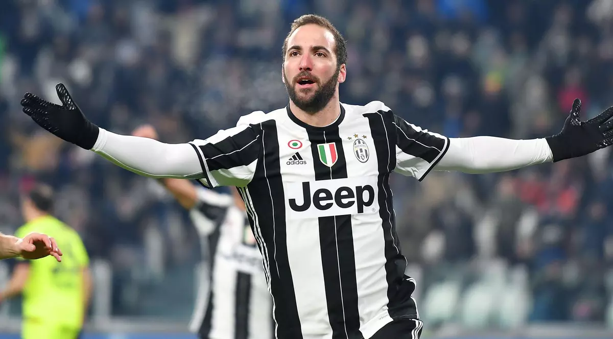 Italia, etapa 11. Higuain a marcat două goluri în derby-ul AC Milan - Juventus, scor 0-2