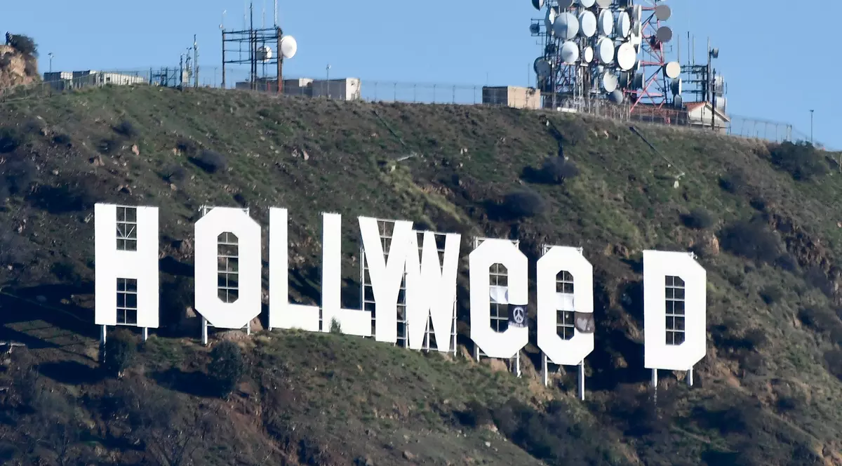 Simbolul Hollywood a fost vandalizat, fiind transformat în Hollyweed