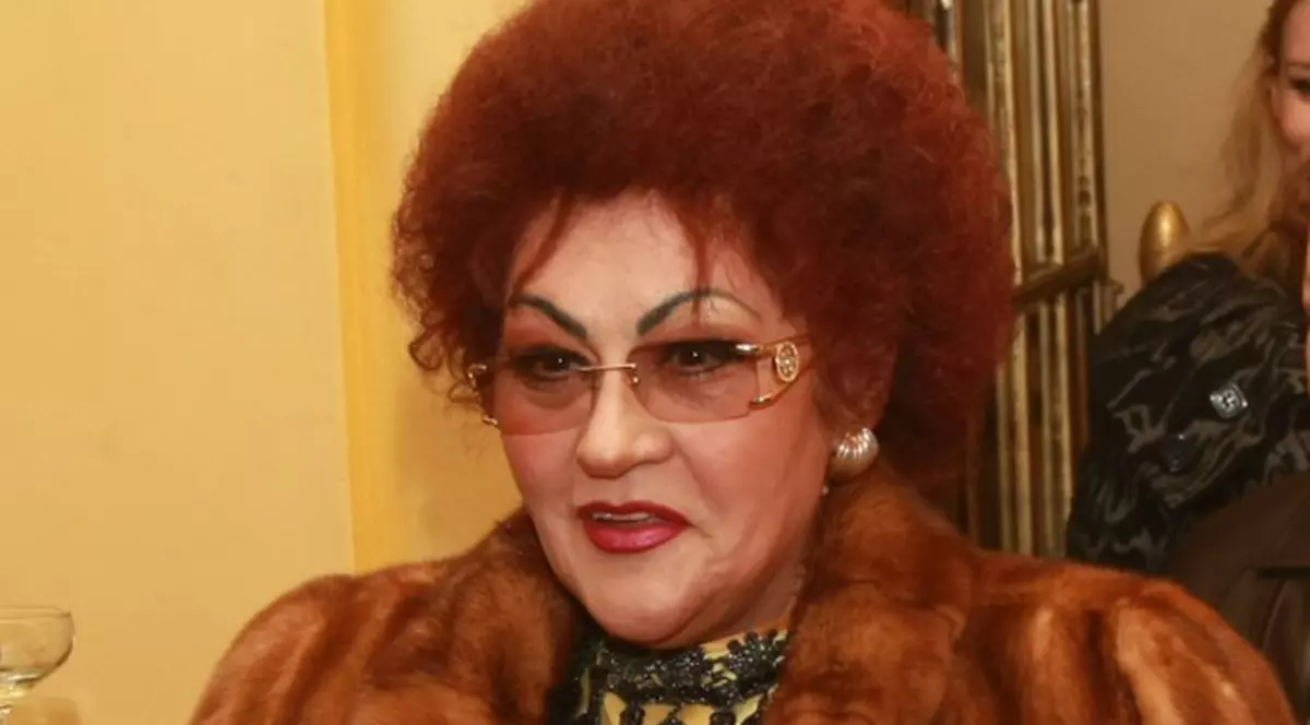 Elena Merișoreanu s-a operat la ochi. A făcut infecție