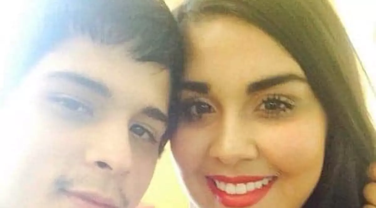 O profesoară a fost condamnată la zece ani de închisoare după ce a rămas însărcinată cu elevul ei