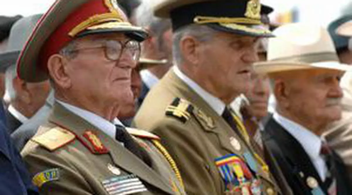 pensionarii militari
